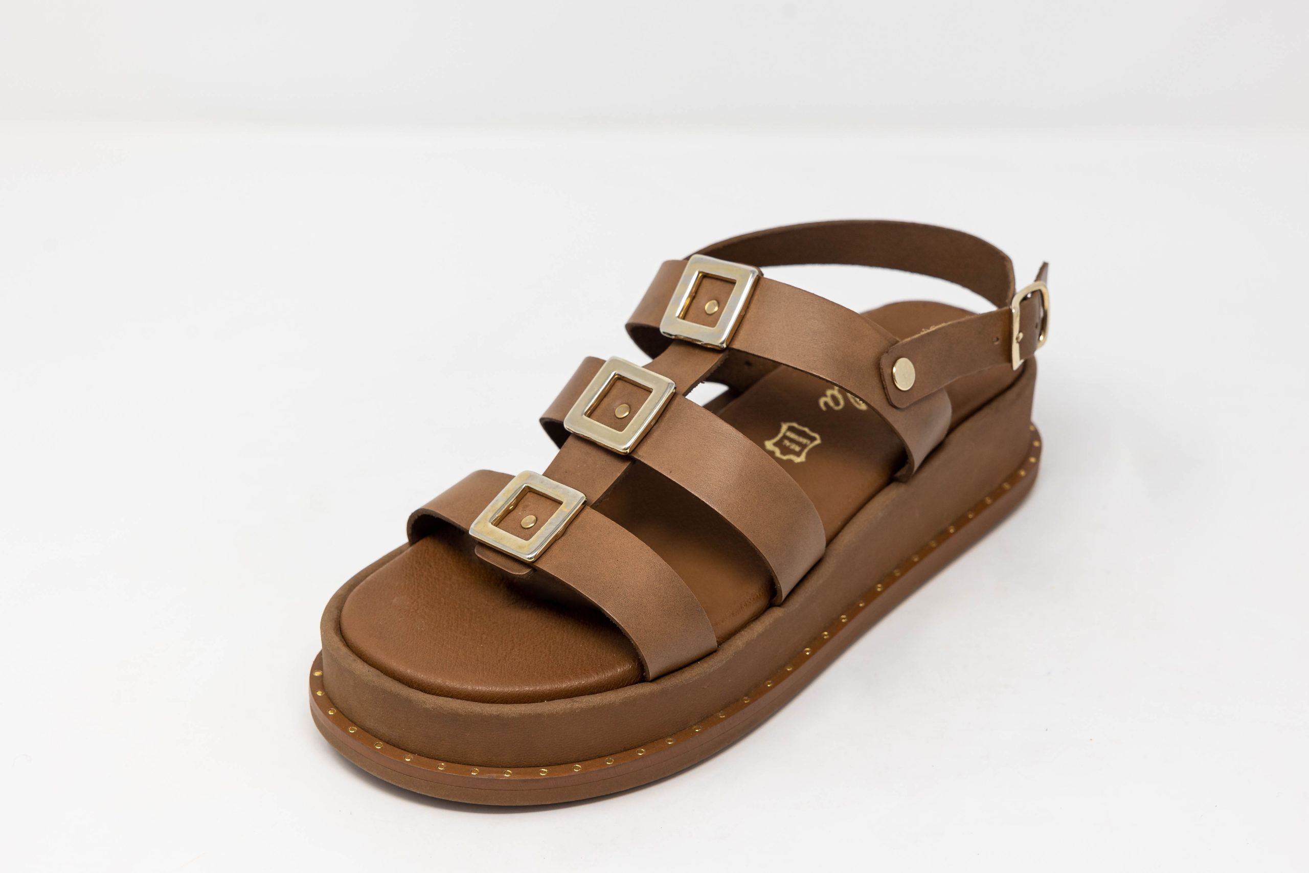 Flatforms Dione Flatforms Dione, Γυναικεία gladiator σανδάλια σε ταμπά χρώμα με χρυσά διακοσμητικά