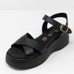 Flatforms Melissa Γυναικεία μαύρα flatforms με χιαστί φάσα και δέσιμο
