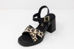 Heels Kiara black, Γυναικεία χειροποίητα δερμάτινα πέδιλα Kiara σε animal print με χιαστί φάσα, μαύρη σόλα και τακούνι 10