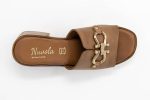 Mules Juliette top,Juliette γυναικεία δερμάτινα mules σε χρώμα πούρου με χρυσή αγκράφα