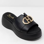 Mules Karen black,γυναικεία δερμάτινα mules Karen μαύρα με χρυσή αγκράφα Nuvola Shoes