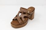 Mules Susan, Γυναικεία χειροποίητα δερμάτινα mules Susan σε χρώμα πούρου με λευκά γαζιά και τακούνι 10 εκ.