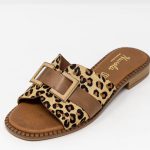 Sandal Vitani Γυναικεία χειροποίητα ανατομικά σανδάλια Vitani σε animal print με μεταλλική αγκράφα