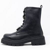 Μαύρα μποτάκια με τακούνι και τρακτερωτή σόλα από τη Nuvola Shoes